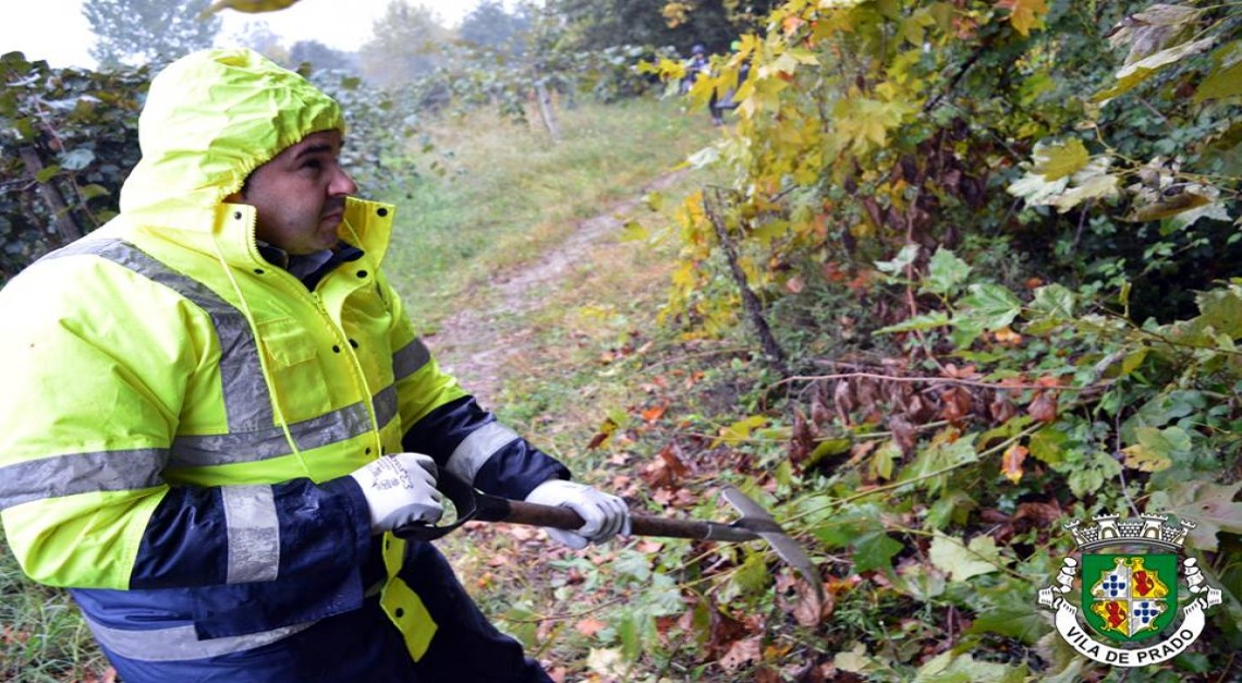 AÇÃO AMBIENTAL DE LIMPEZA DO RIBEIRO DE FEBROS